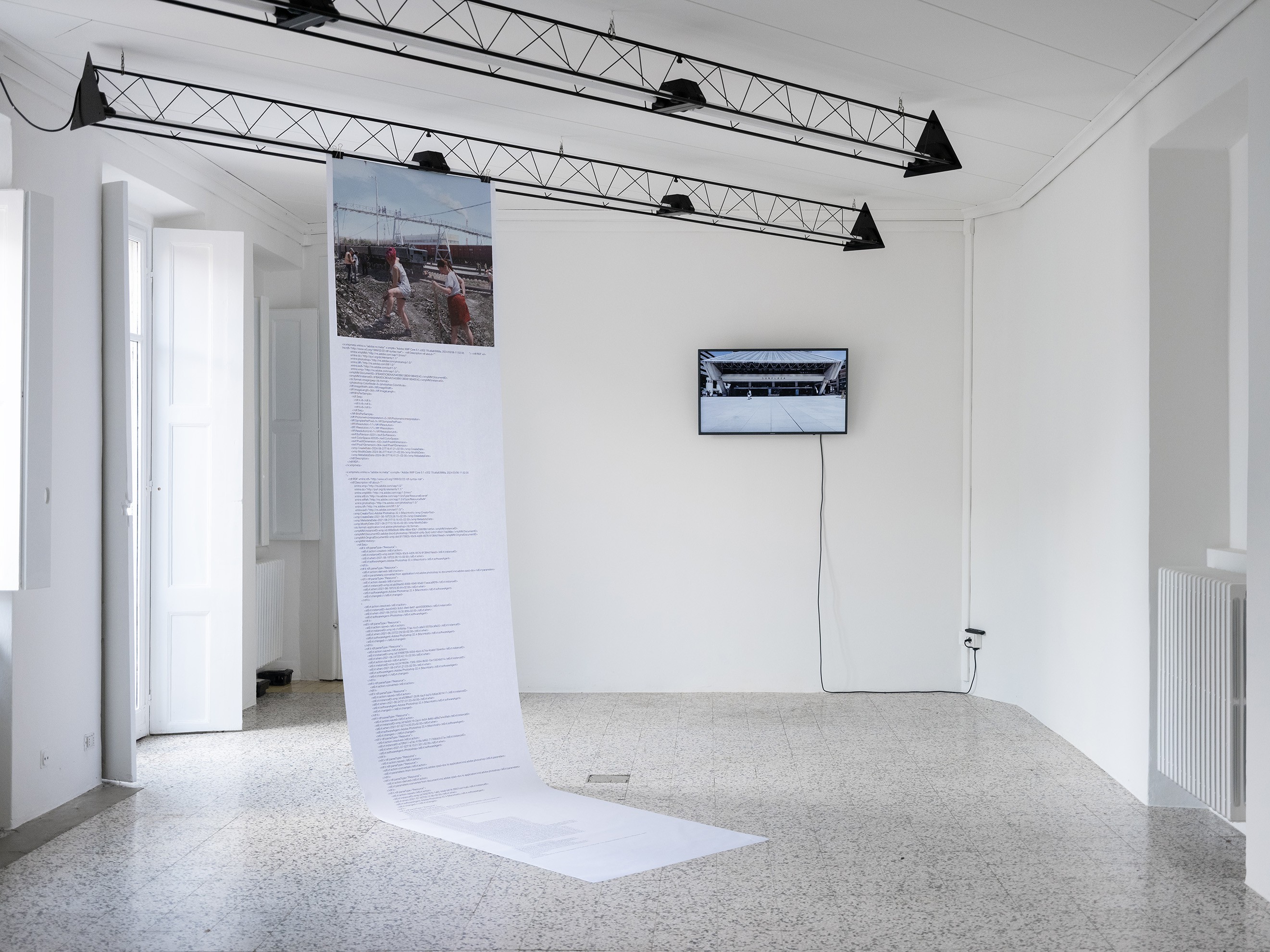 <p>SHIFT–APPLE– 4</p>